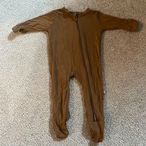 Kyte BABY coffee footie pjs NB